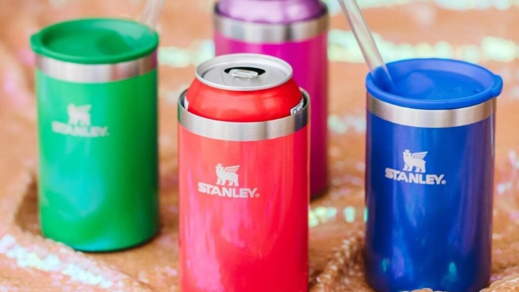 Oportunidade: compre 3 copos Stanley pelo preço de 1 na Black Friday