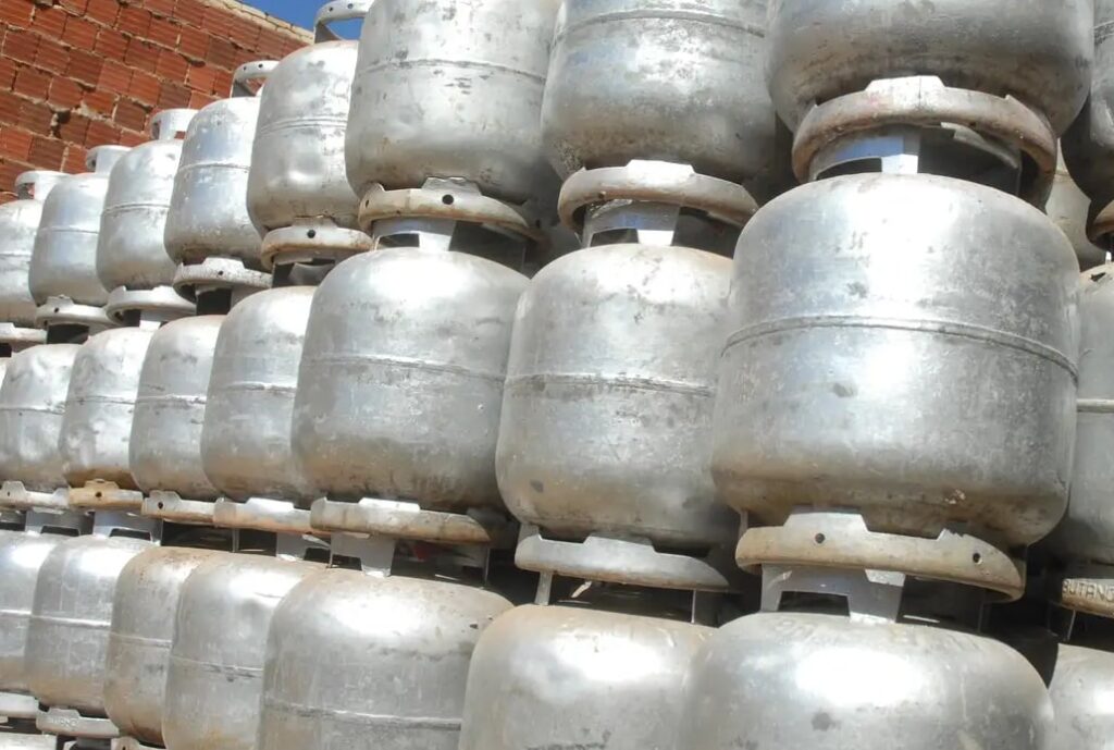 Caixa começou a distribuir vale-recarga do Gás do Povo; veja quem tem direito