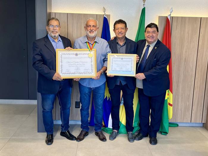 Após 10 anos, Coronel Carlos recebe Medalha Dom Malan e título de cidadão da Câmara de Petrolina