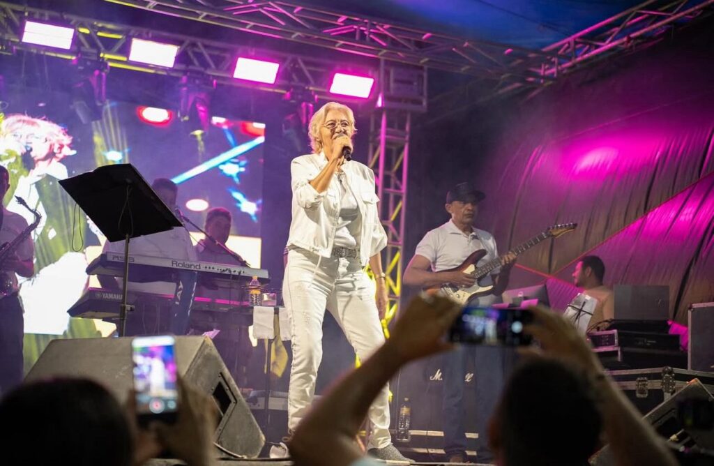 1ª noite com shows de Lila, Sandryno Ferraz e Lairton