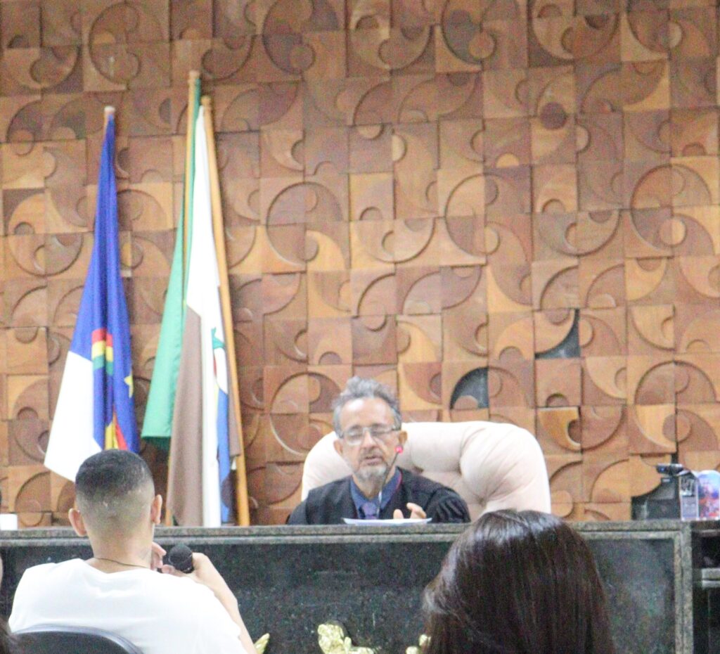 Réu é condenado a 8 anos em Serra Talhada após morte a tijoladas