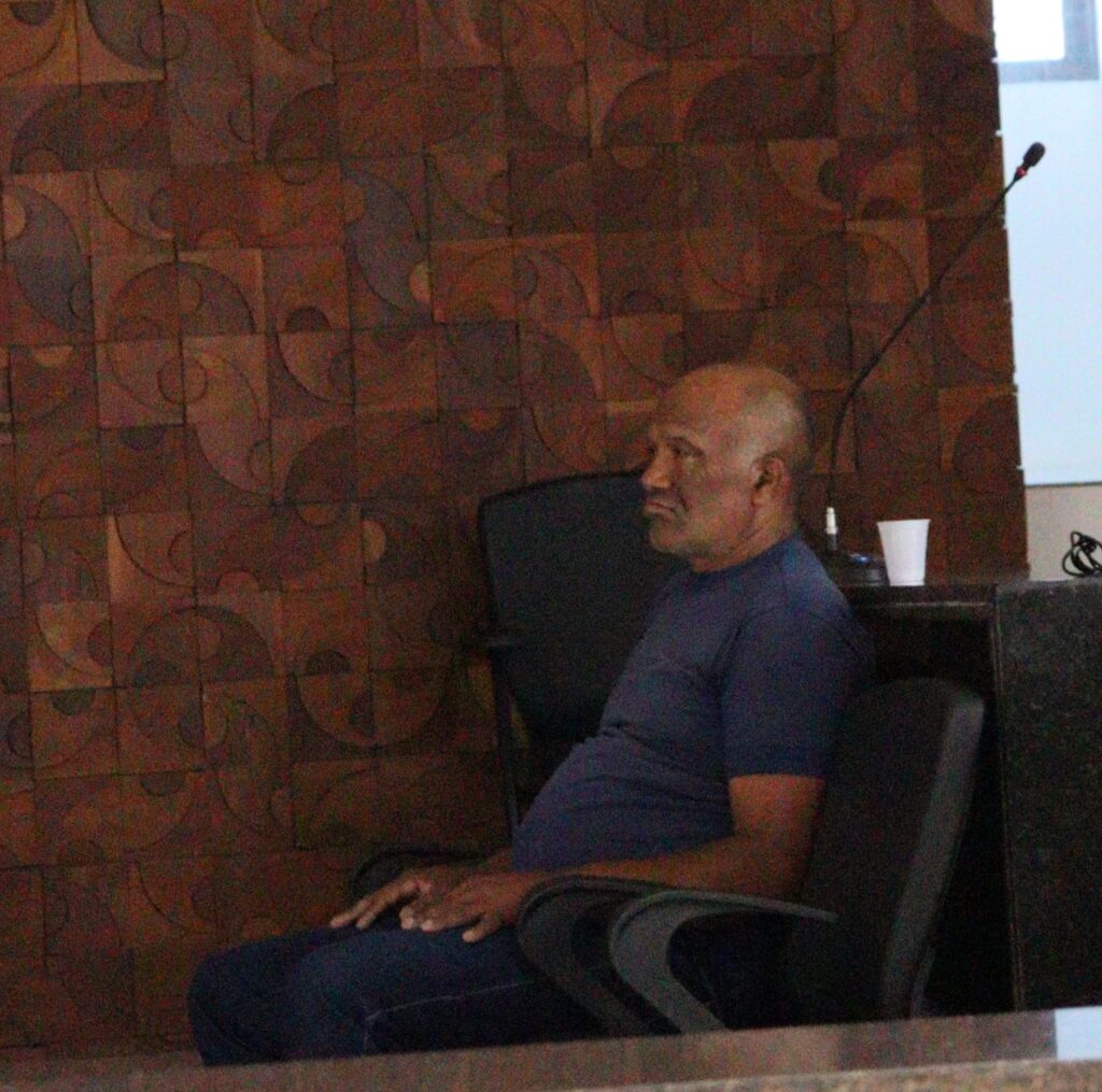 Réu é condenado por matar próprio pai a golpes de enxada em Serra Talhada