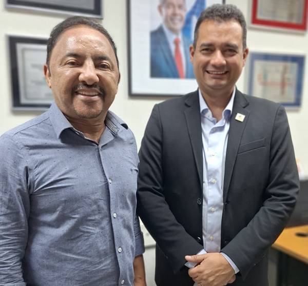 Roberto Carlos e Andrei Gonçalves discutem projetos para Juazeiro