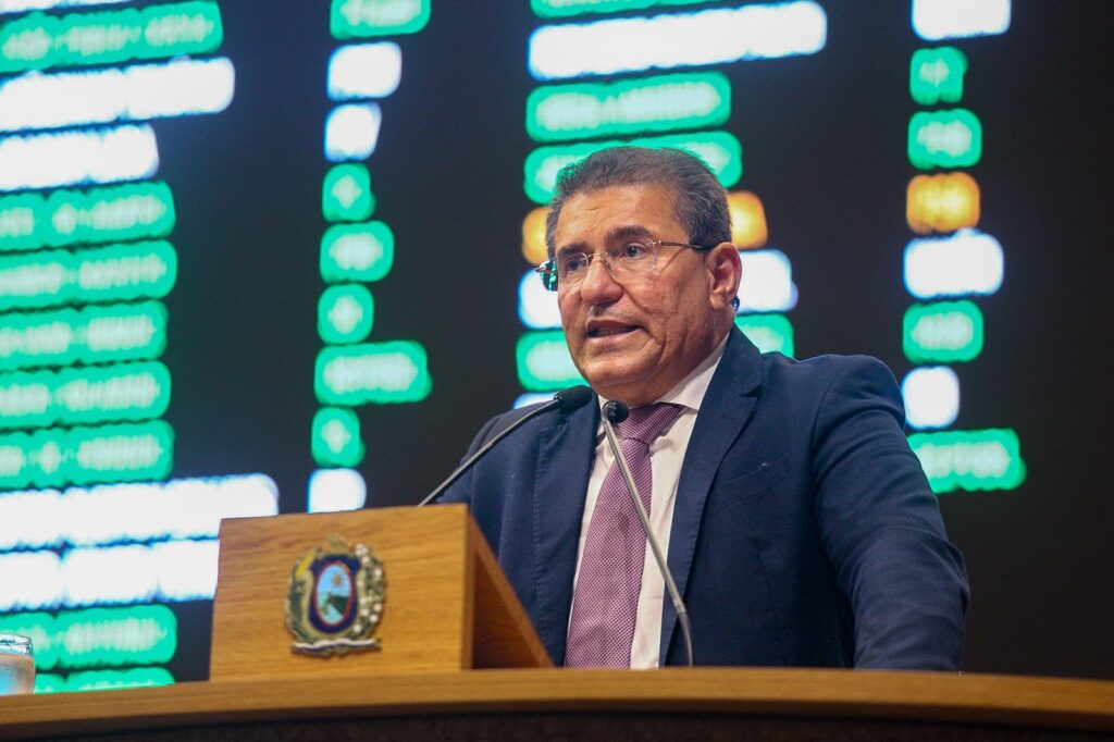 Duque pede execução dos projetos Janelas para o Rio e Sisar Pajeú