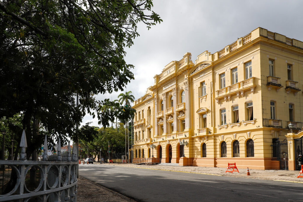 Governo de Pernambuco decreta ponto facultativo em 21 de novembro