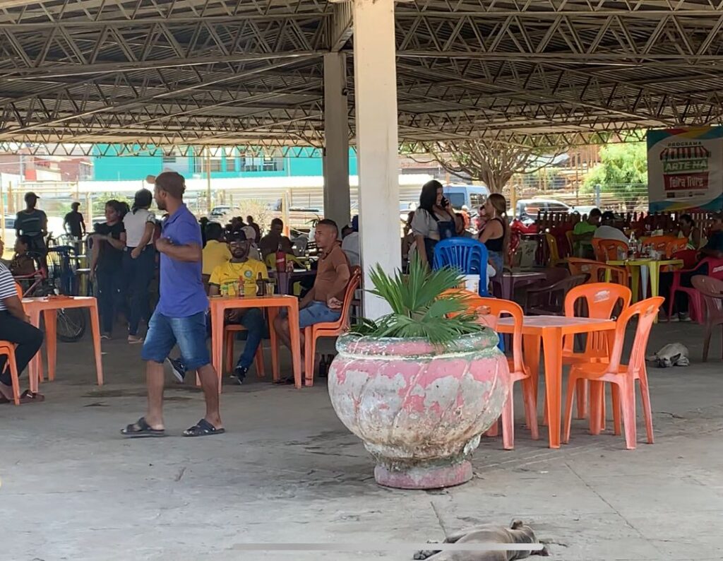 Feirantes de ST sofrem sem água há 30 dias e cobram apoio para trabalhar