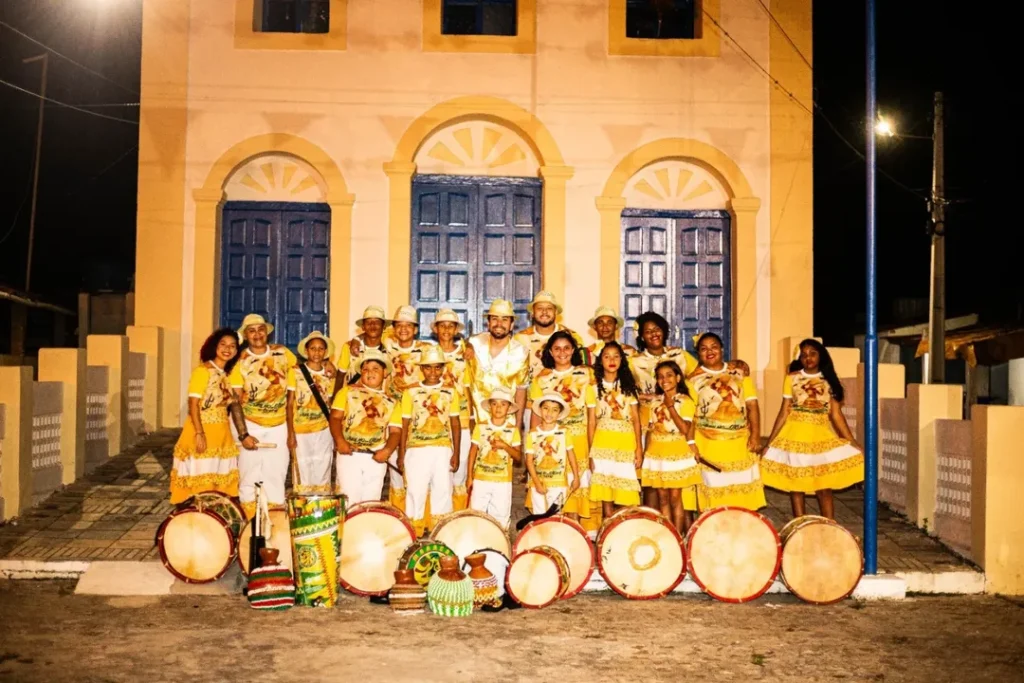 Maracatu Raízes do Sertão realiza oficina e show gratuito em Serra Talhada