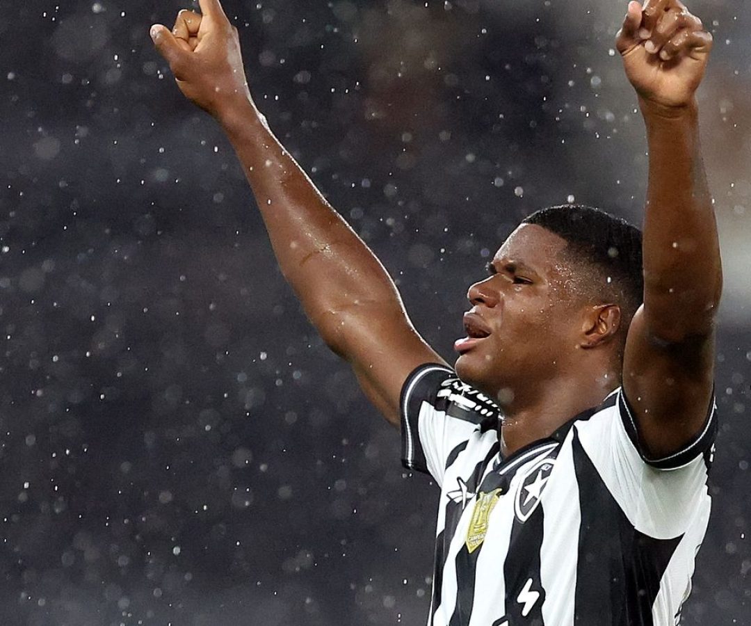 Panamenho José Kadir leva Botafogo à vitória no Brasileiro