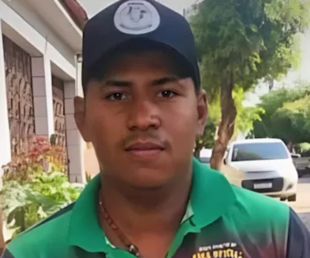 Homem é morto a tiros enquanto trafegava pela PE-425