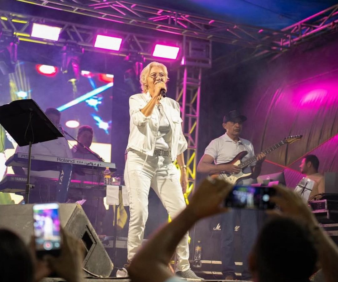 1ª noite com shows de Lila, Sandryno Ferraz e Lairton