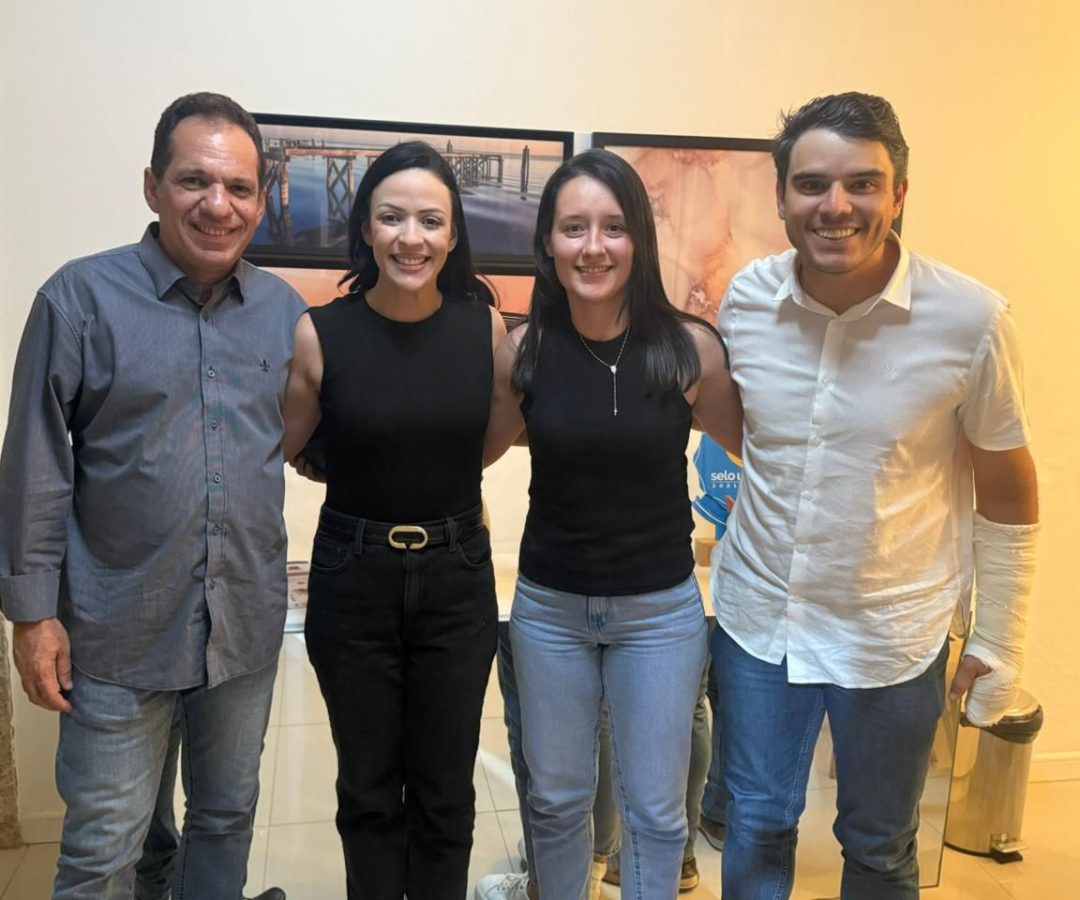 Márcia trabalha e consegue apoio para Breno Araújo em São José do Egito