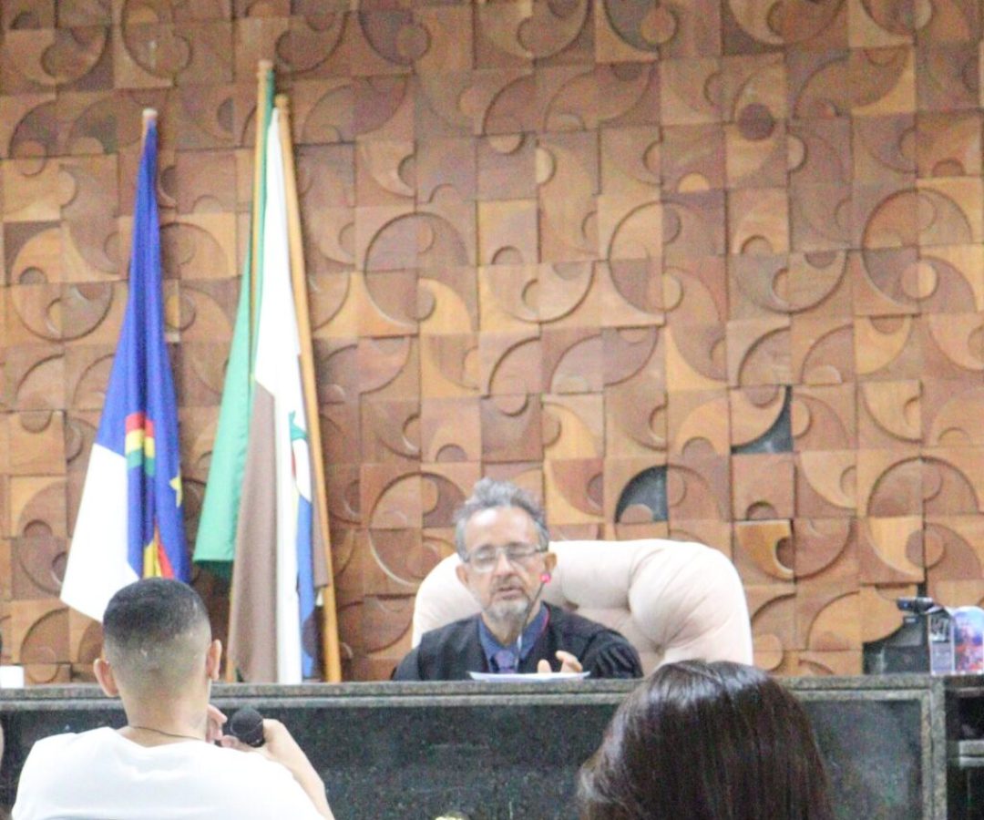 Réu é condenado a 8 anos em Serra Talhada após morte a tijoladas