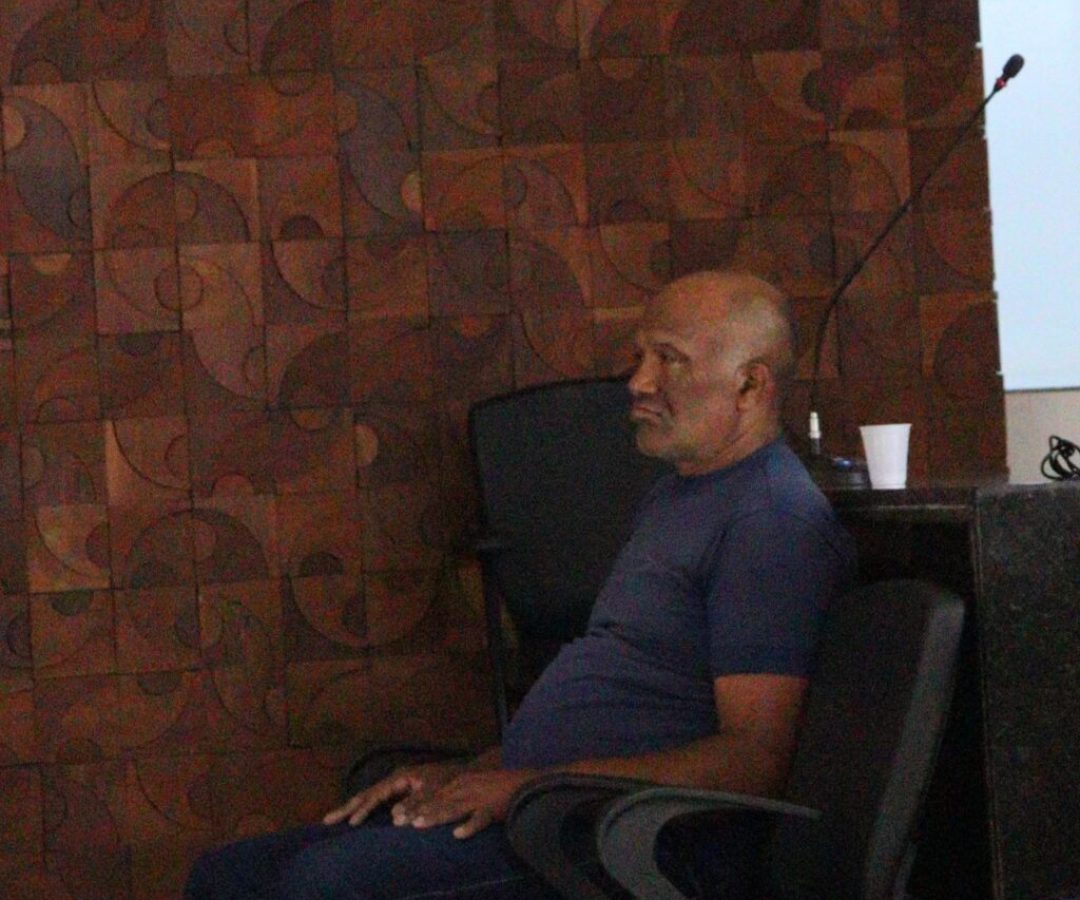 Réu é condenado por matar próprio pai a golpes de enxada em Serra Talhada