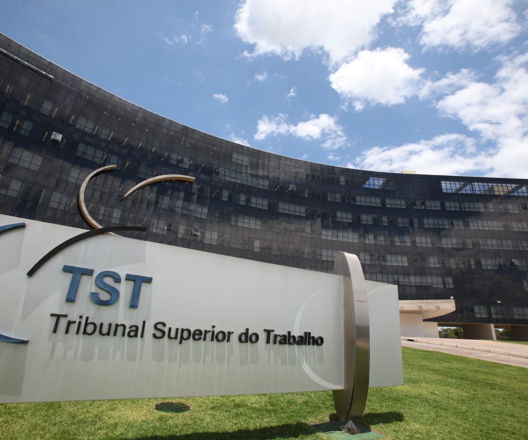 TST forma lista tríplice apenas com mulheres para vaga de ministra
