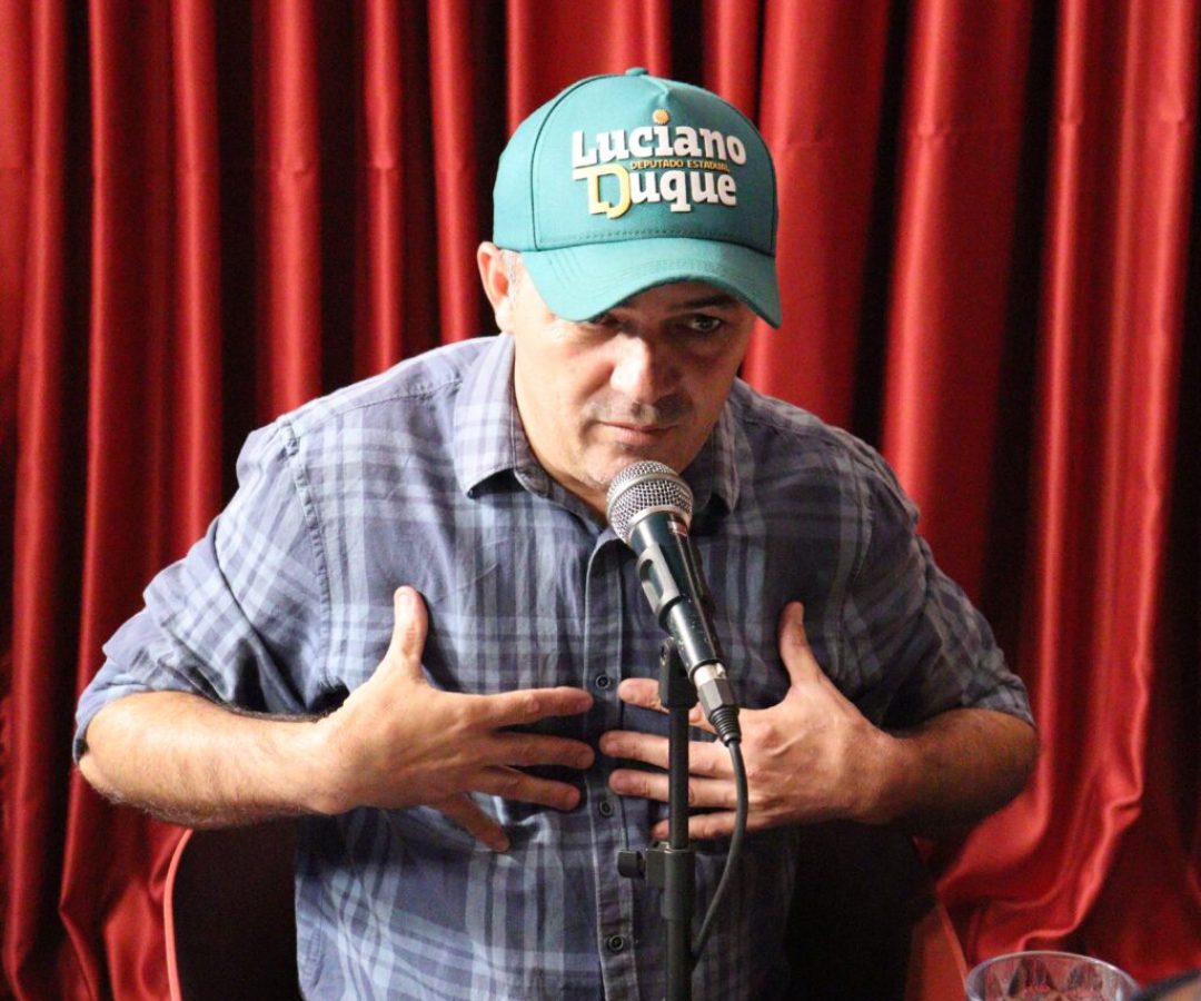 Vandinho revela rotina de andar com colete e escolta após graves denúncias