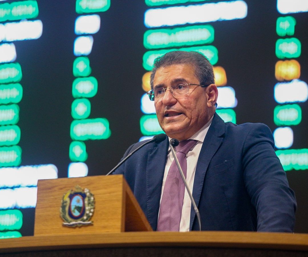 Duque pede execução dos projetos Janelas para o Rio e Sisar Pajeú