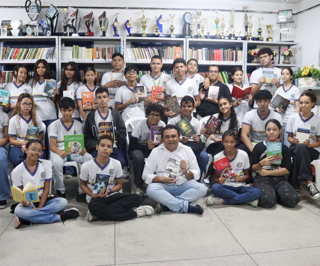 Clube do livro do EREM Antônio Timóteo incentiva novos escritores em ST