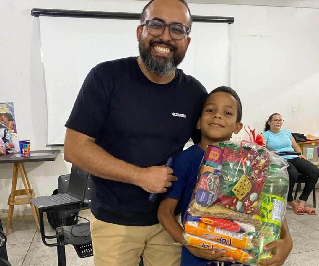 Caatingeek que arrecadar 1 tonelada na campanha solidária em ST