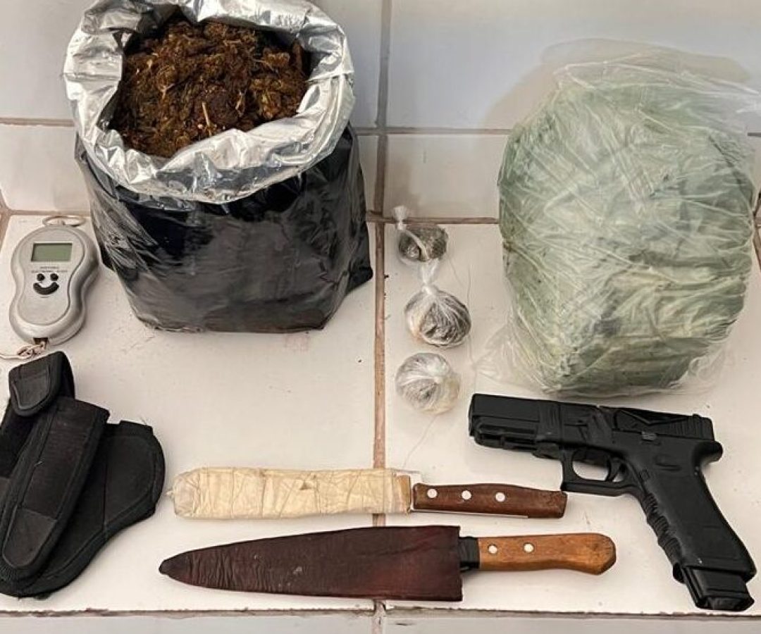 Homem é detido com arma e maconha em Cabrobó