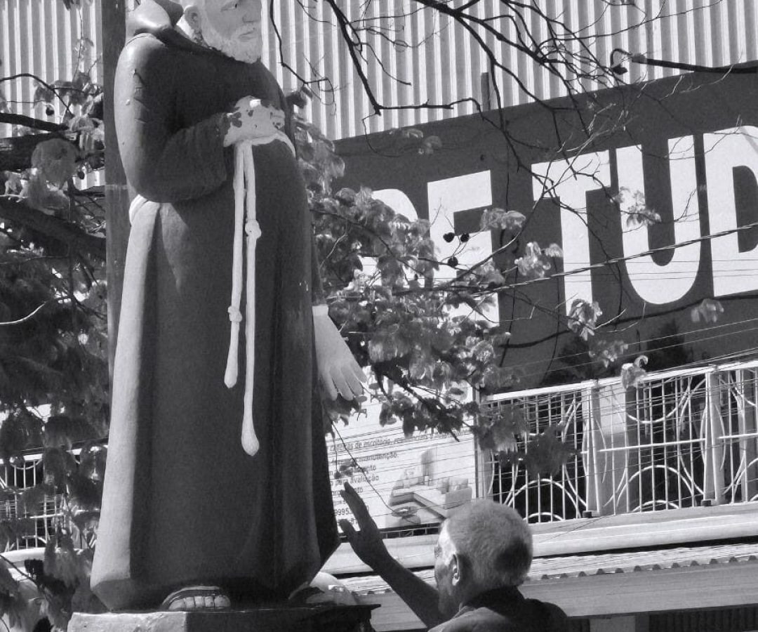 Frei Damião, o capuchinho que flutuava nos Sertões