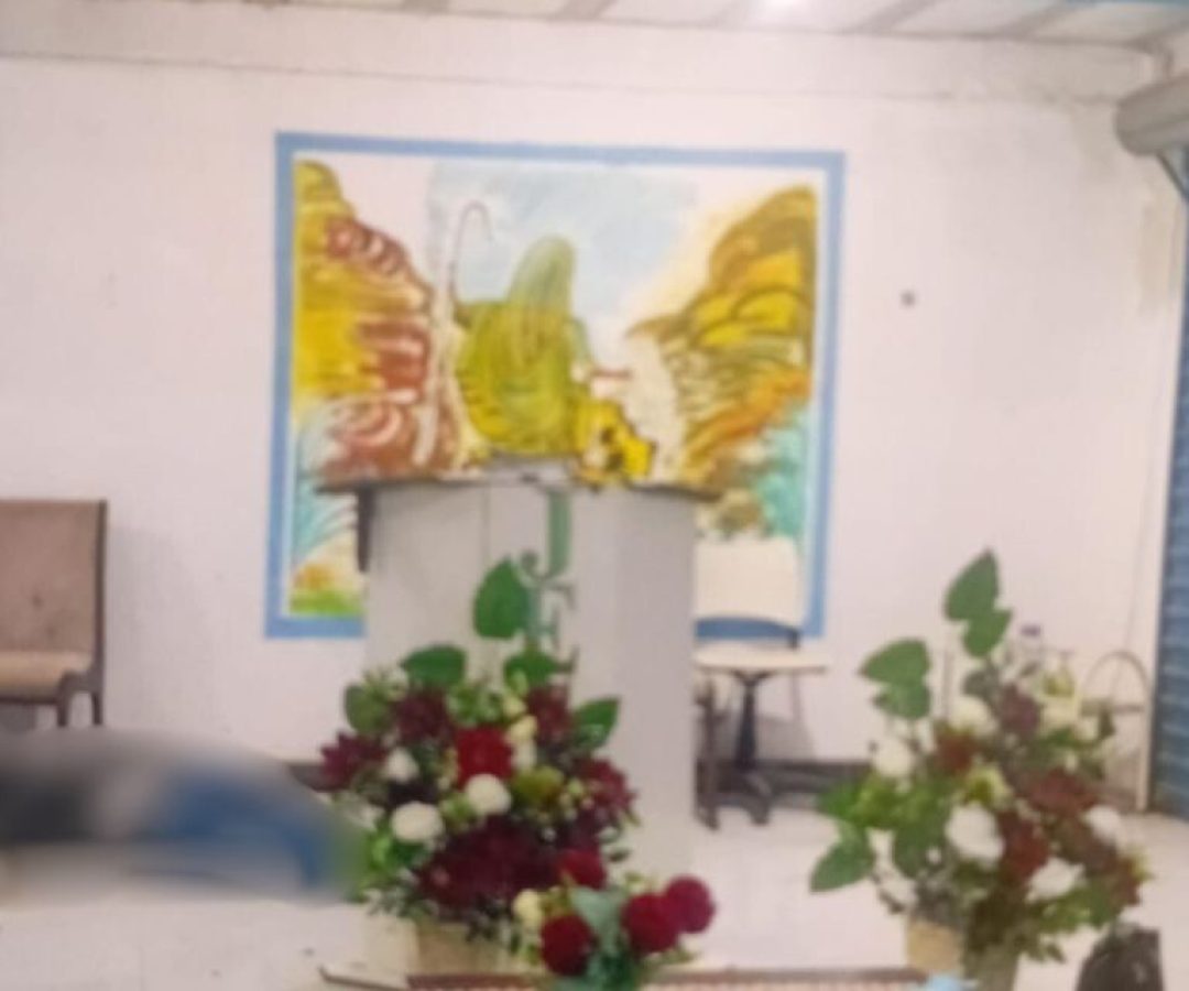 Homem é morto a tiros no altar de igreja em Jaboatão