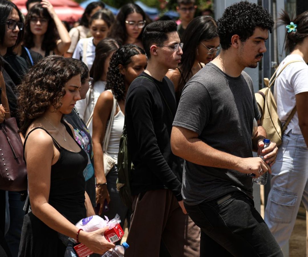 Enem: provas foram longas, mas com questões fáceis, dizem candidatos