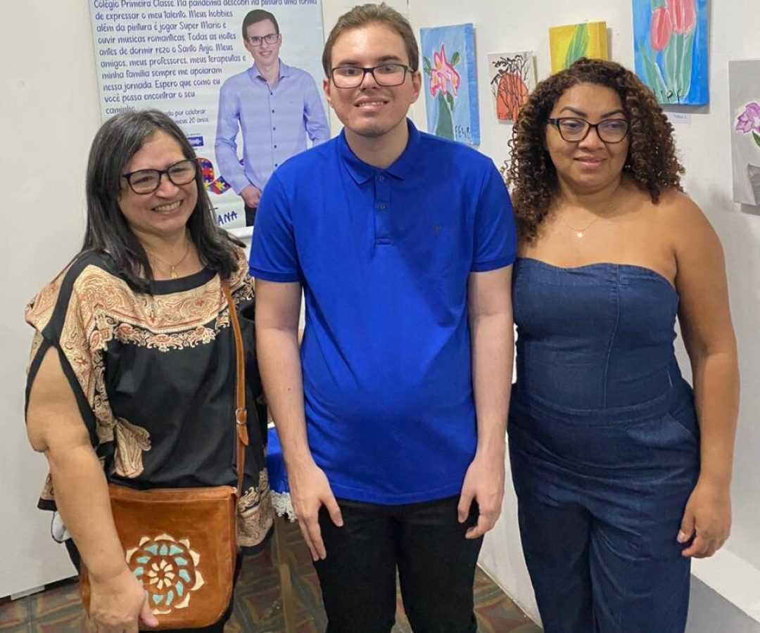 Felipe Santana expõe trabalhos em Serra Talhada e mostra talento