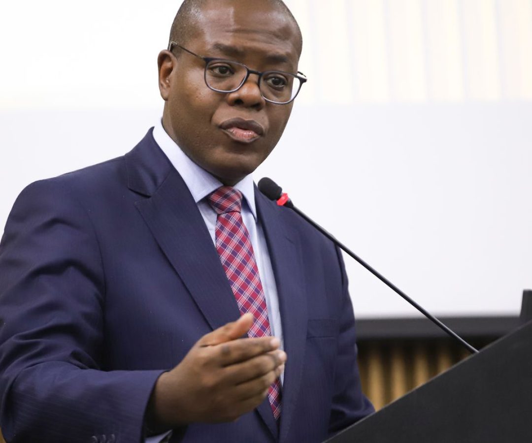 PF indicia ex-ministro Silvio Almeida por importunação sexual