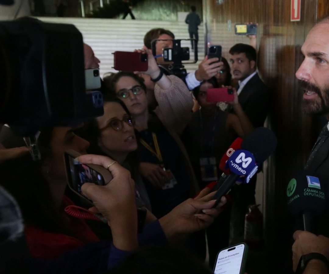 Por unanimidade, STF torna Eduardo Bolsonaro réu por atuação nos EUA