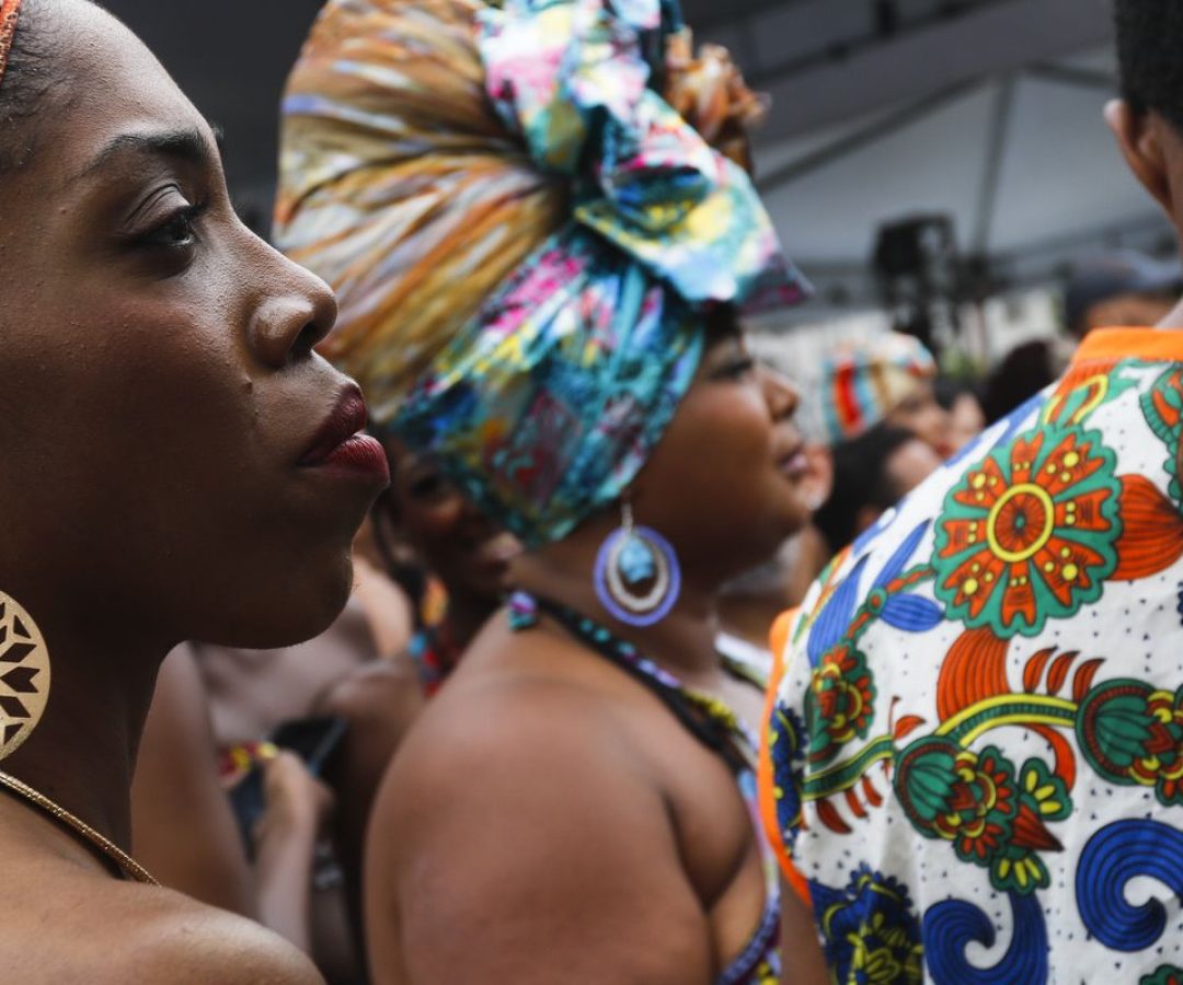 Hoje é Dia destaca consciência negra, trânsito e Rachel de Queiroz