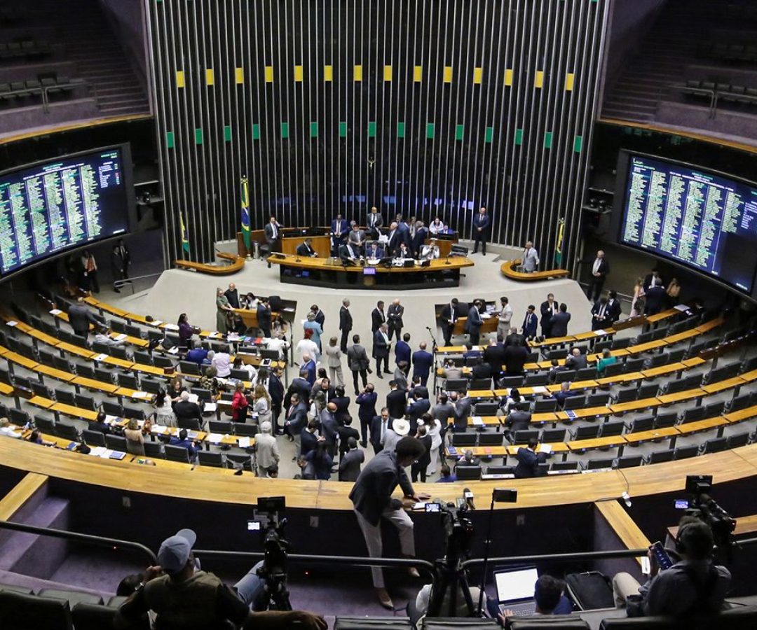 Lindbergh propõe mudança em regra de cassação de mandato por faltas