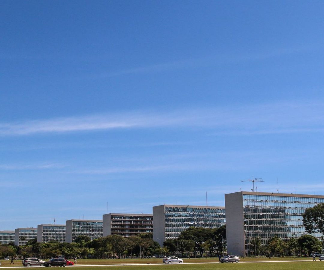 Governo reduz para R$ 7,7 bi congelamento de despesas no Orçamento