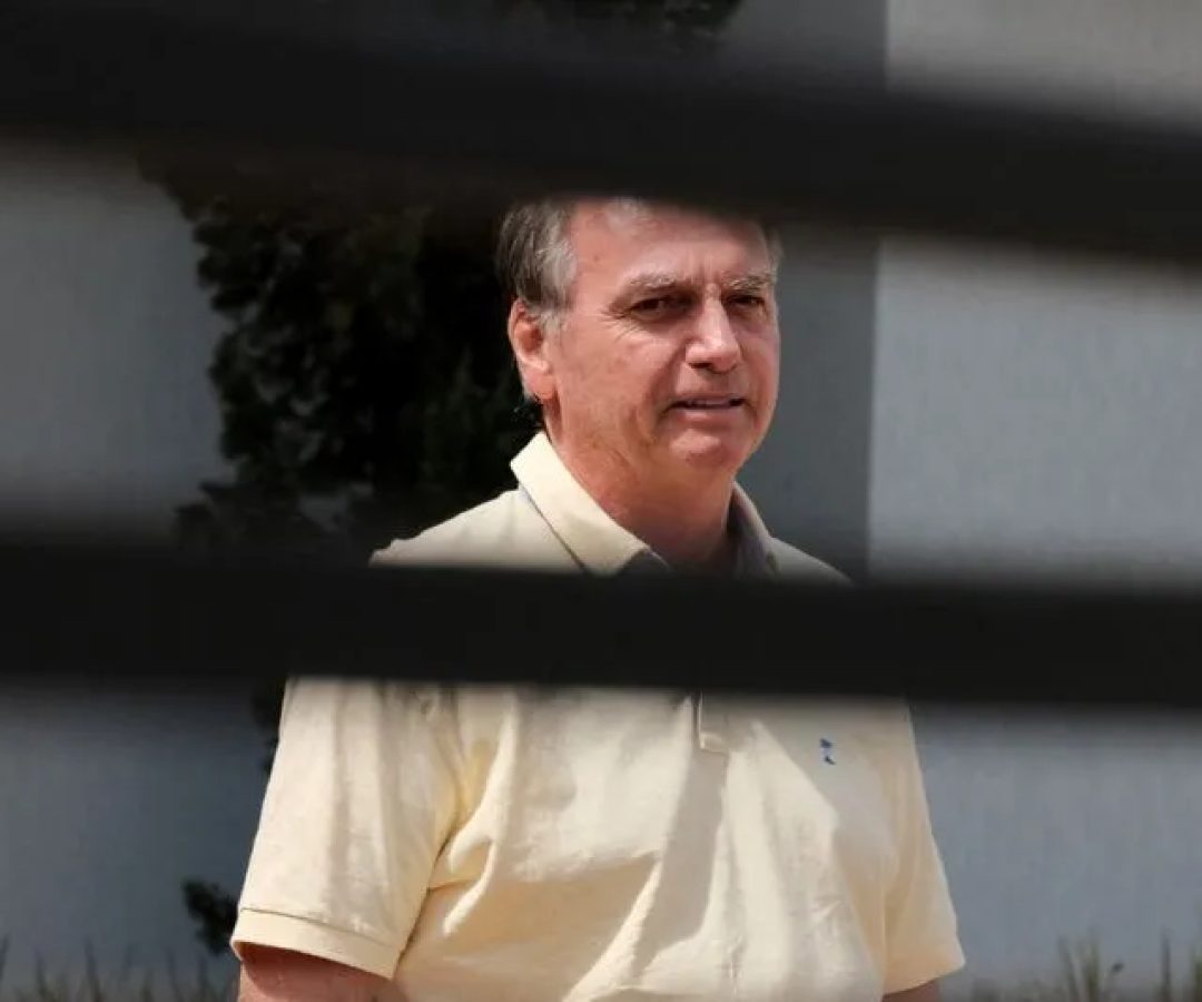 Bolsonaro tentou romper tornozeleira e tinha intenção de fuga, diz Moraes – Petrolândia Notícias