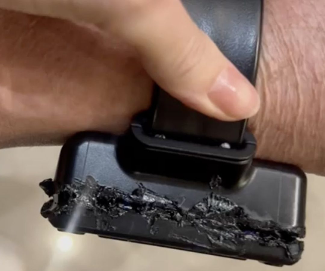 Bolsonaro usou ferro de solda para tentar abrir tornozeleira